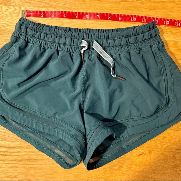 Lululemon Make A Move Deep Green Shorts - Picture 2 of 8